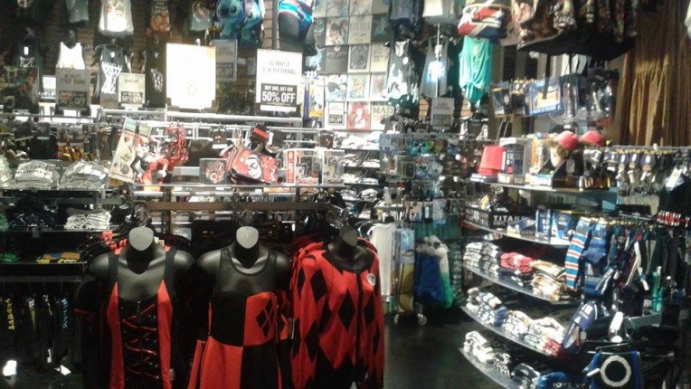 the store hot topic